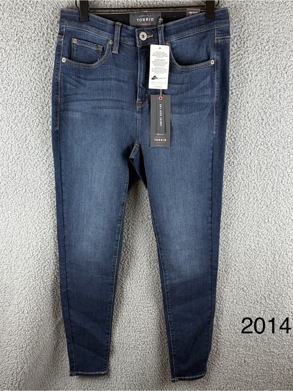 Torrid Women’s Sky High Skinny Dark Blue High-Rise Jeans Size 10R NWT